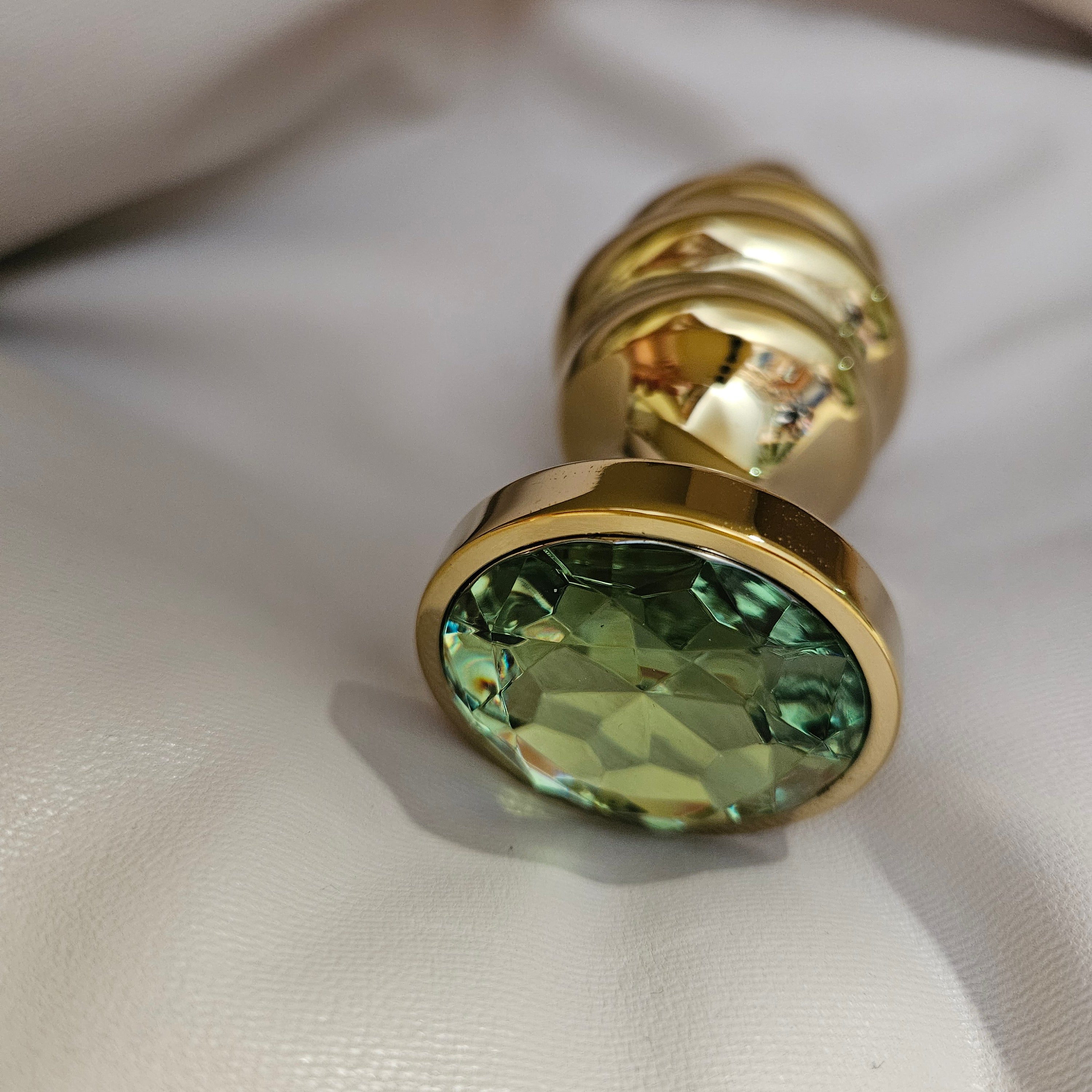 Spiral Gold Metal Plug Large Olive